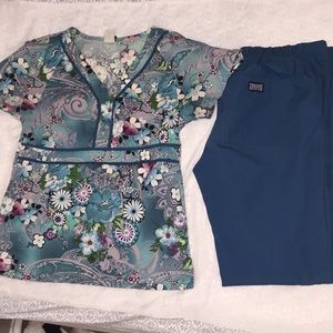 🔸4 for $15   Scrub set